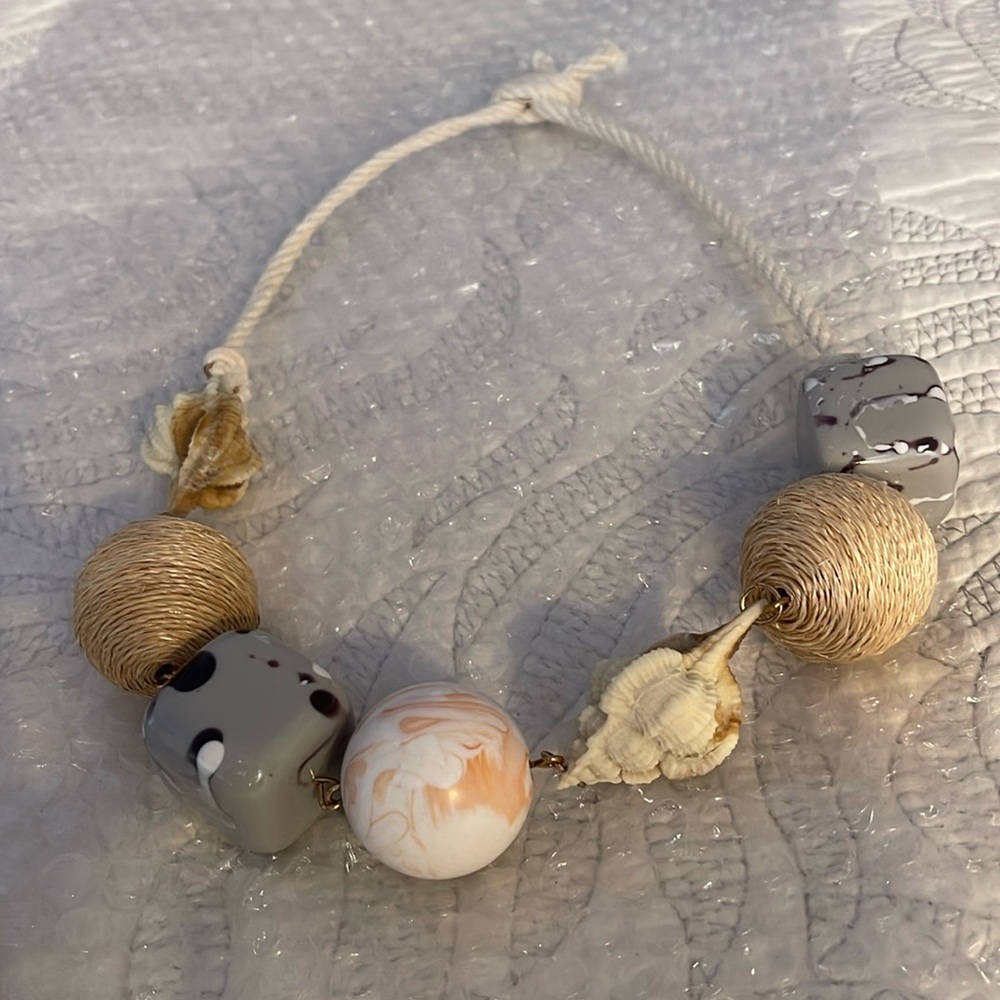 Shell necklace. Statement, chunky.